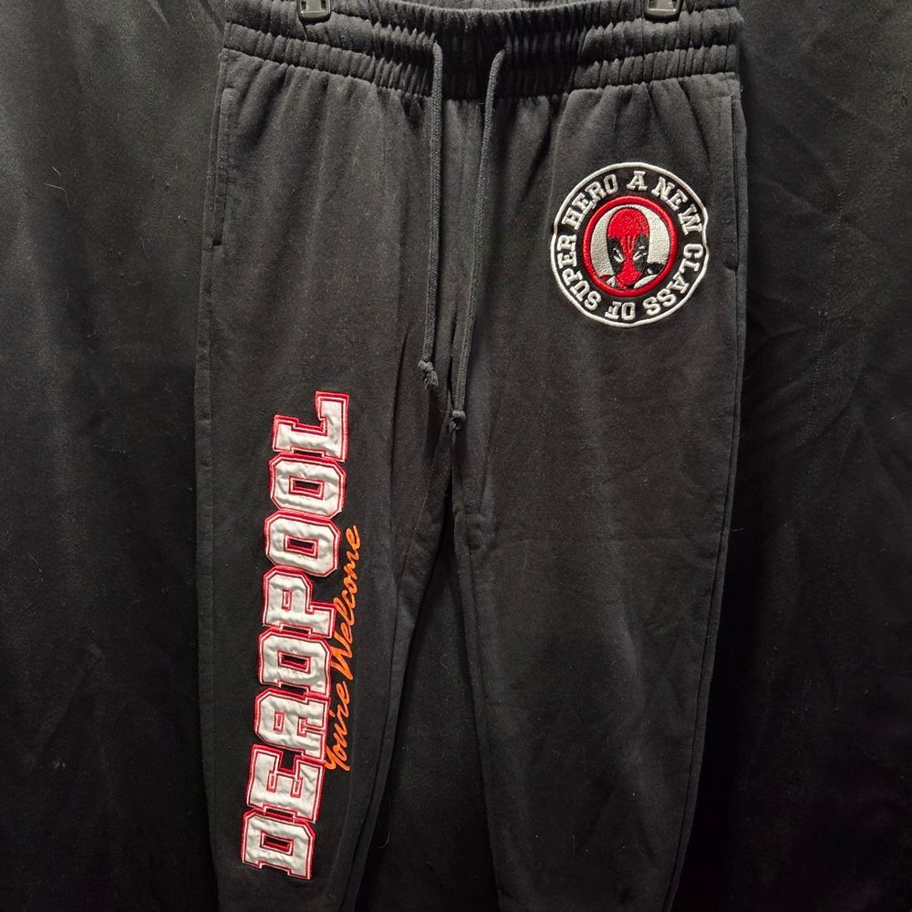 Marvel Deadpool Black Joggers M "You're Welcome" Graphic Lounge Pants Pockets Un